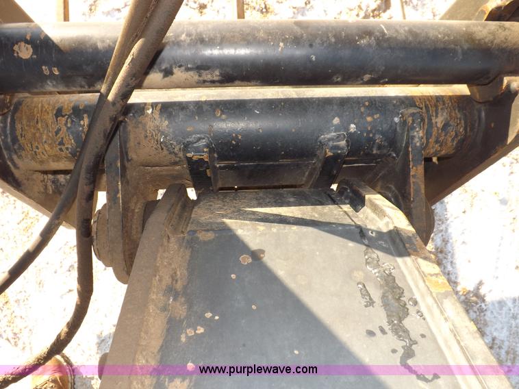 image for item I9239 New Holland LM435A telehandler