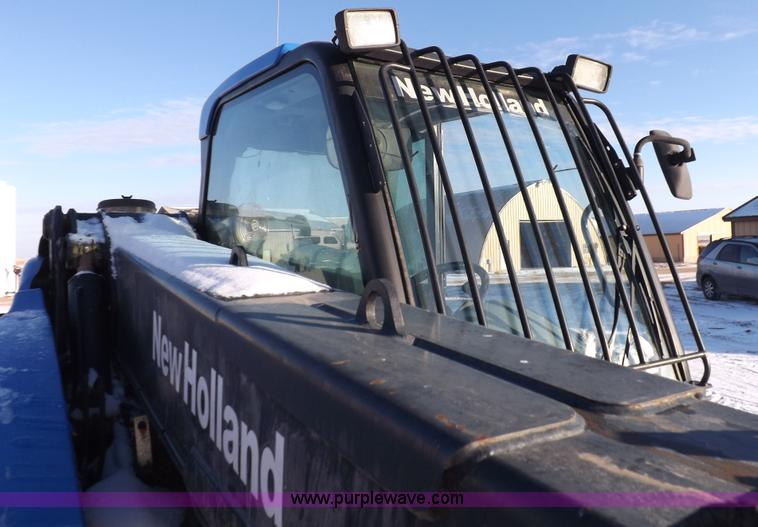 image for item I9239 New Holland LM435A telehandler