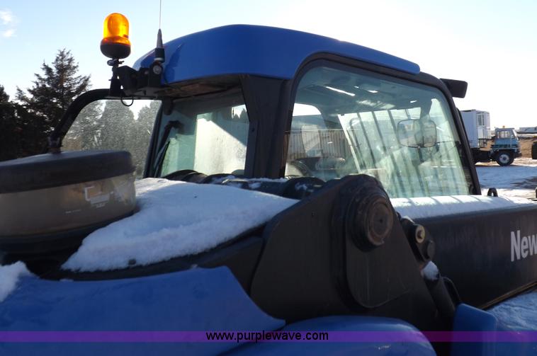 image for item I9239 New Holland LM435A telehandler