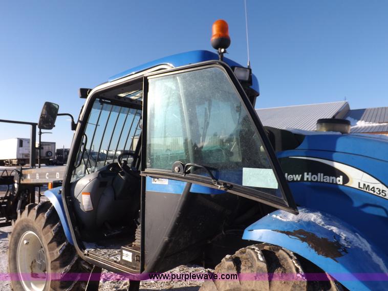 image for item I9239 New Holland LM435A telehandler