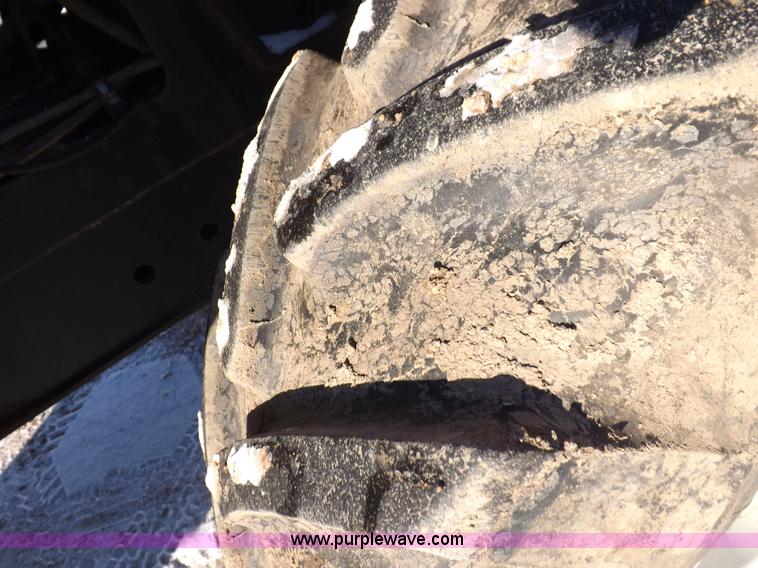 image for item I9239 New Holland LM435A telehandler