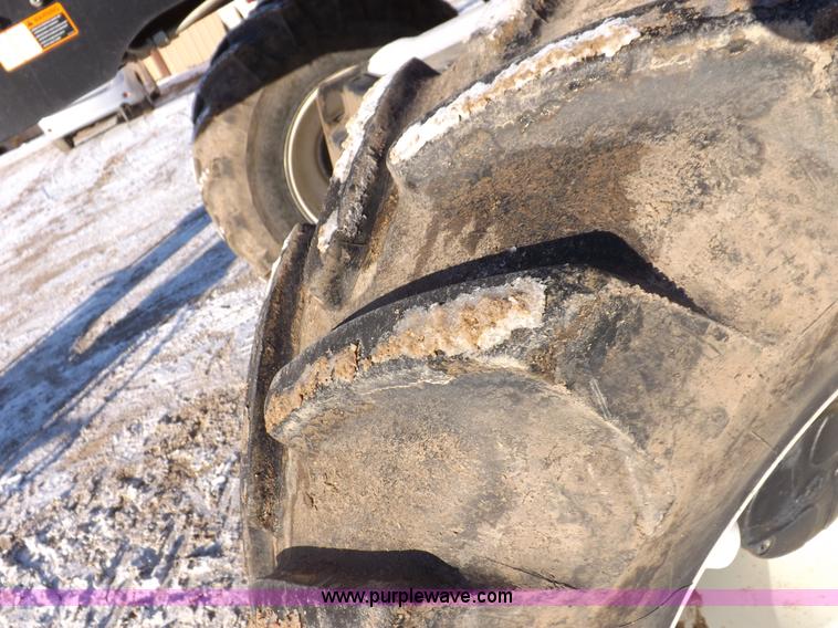 image for item I9239 New Holland LM435A telehandler