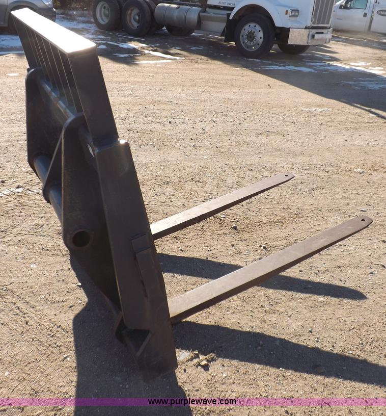 image for item I9239 New Holland LM435A telehandler