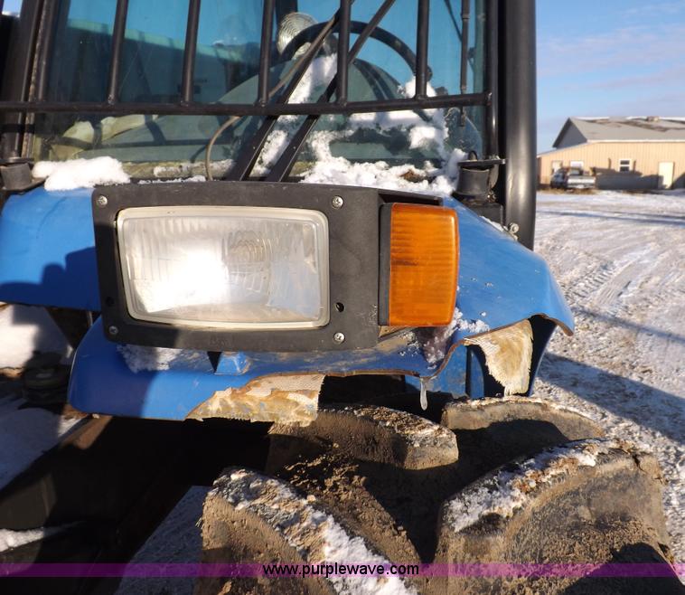 image for item I9239 New Holland LM435A telehandler