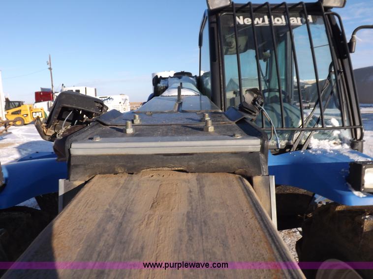 image for item I9239 New Holland LM435A telehandler