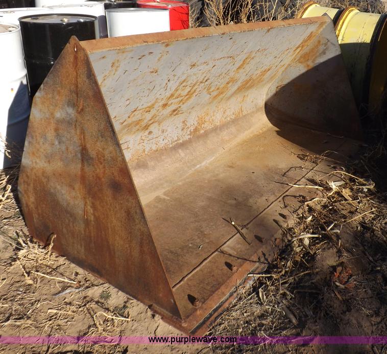 image for item I9239 New Holland LM435A telehandler