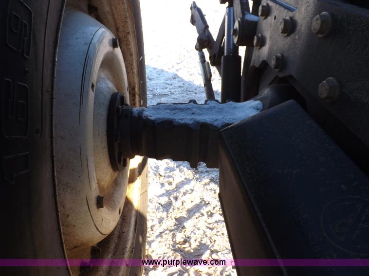 image for item I9240 2005 New Holland TV145 MFWD bi-directional tractor