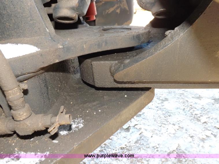 image for item I9240 2005 New Holland TV145 MFWD bi-directional tractor