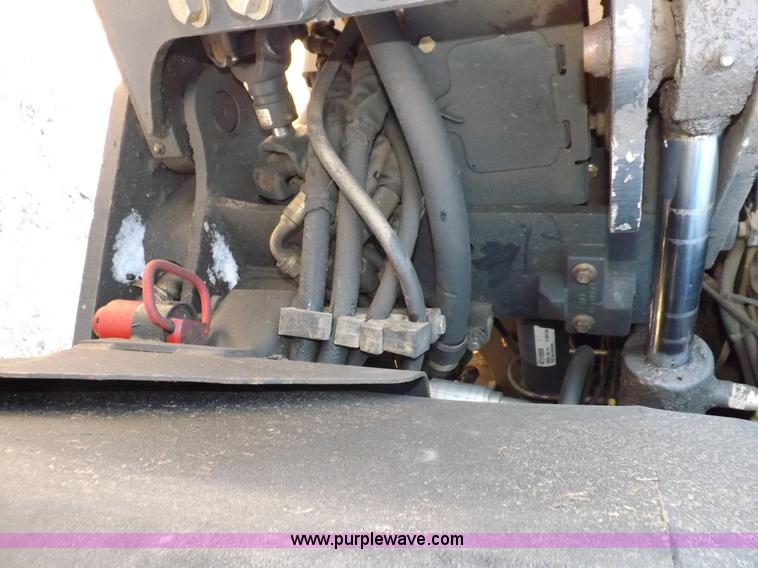 image for item I9240 2005 New Holland TV145 MFWD bi-directional tractor