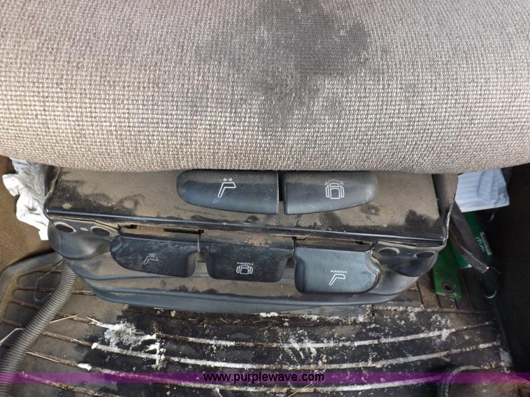 image for item I9241 2007 John Deere 7730 MFWD tractor