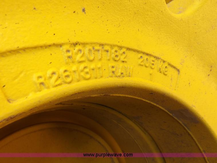 image for item I9241 2007 John Deere 7730 MFWD tractor