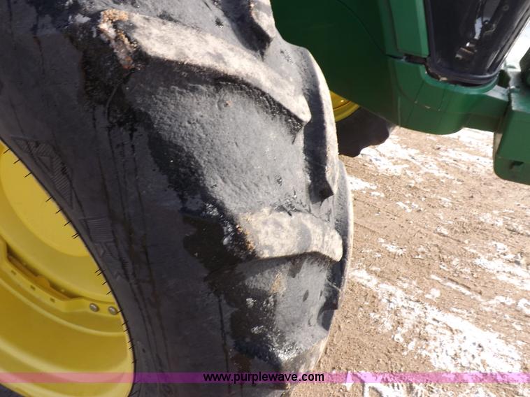 image for item I9241 2007 John Deere 7730 MFWD tractor