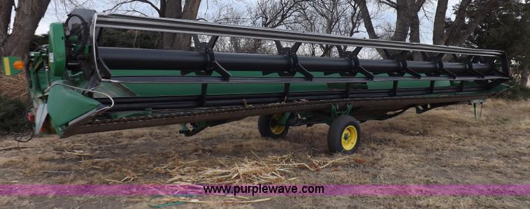 image for item I9242 2006 John Deere 936D draper head