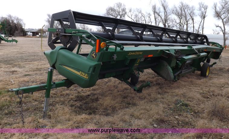 image for item I9242 2006 John Deere 936D draper head