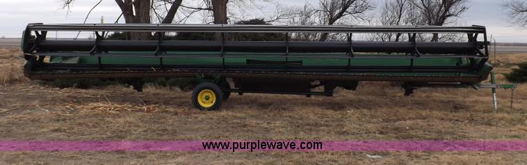 image for item I9242 2006 John Deere 936D draper head