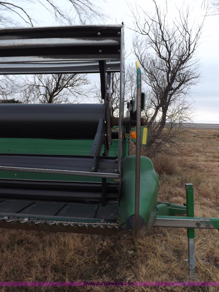 image for item I9242 2006 John Deere 936D draper head