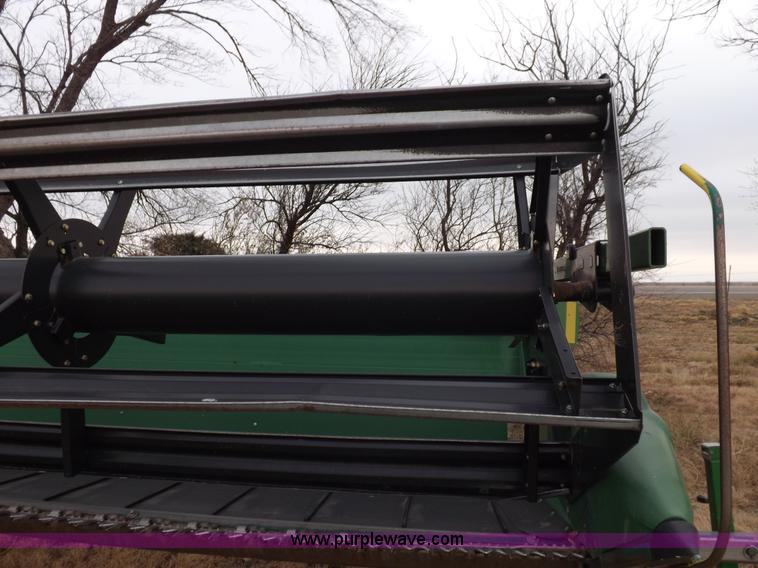 image for item I9242 2006 John Deere 936D draper head