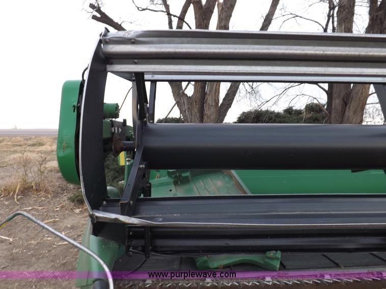 image for item I9242 2006 John Deere 936D draper head