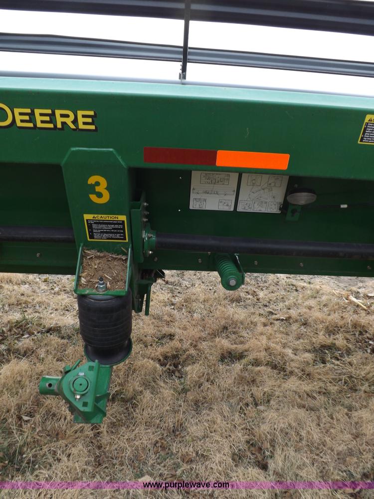 image for item I9242 2006 John Deere 936D draper head