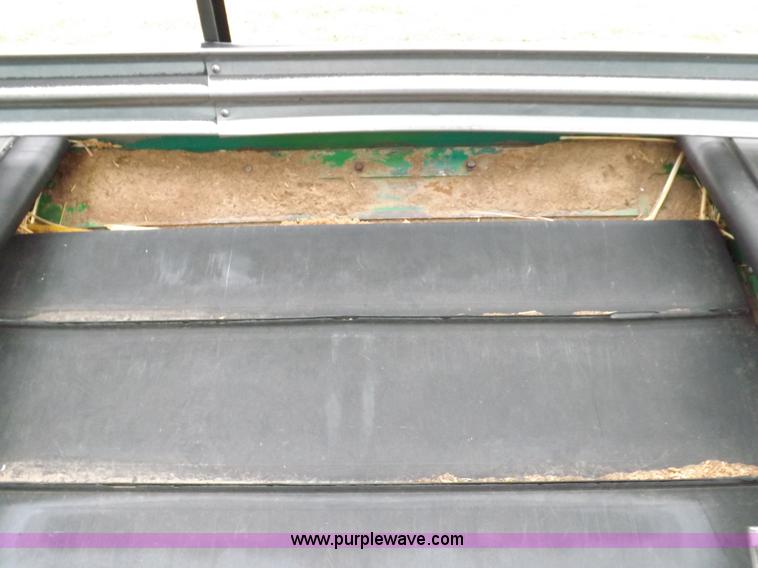 image for item I9242 2006 John Deere 936D draper head