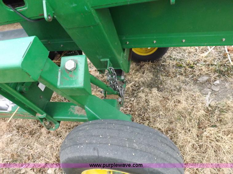 image for item I9242 2006 John Deere 936D draper head