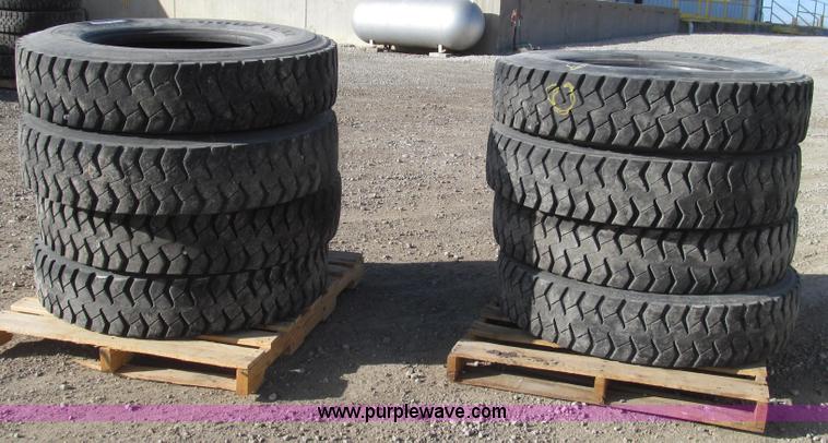 image for item Z9729 (8) recapped M&S 11R24.5 tires