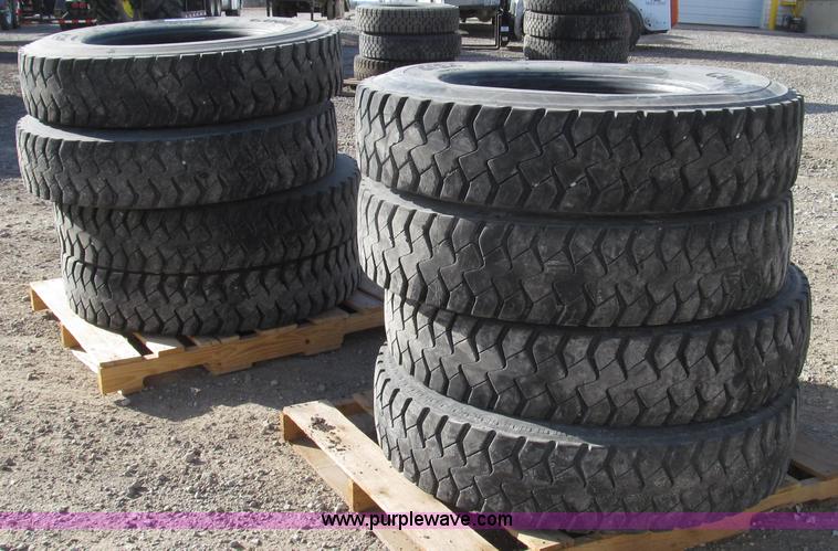 image for item Z9729 (8) recapped M&S 11R24.5 tires