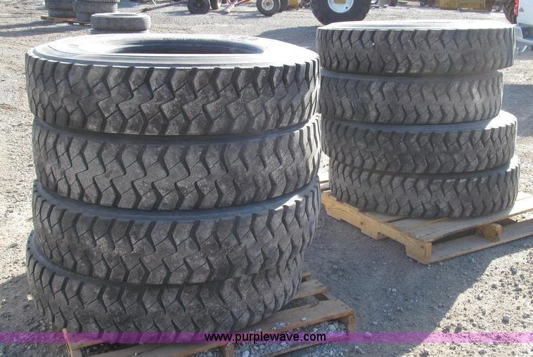 image for item Z9729 (8) recapped M&S 11R24.5 tires