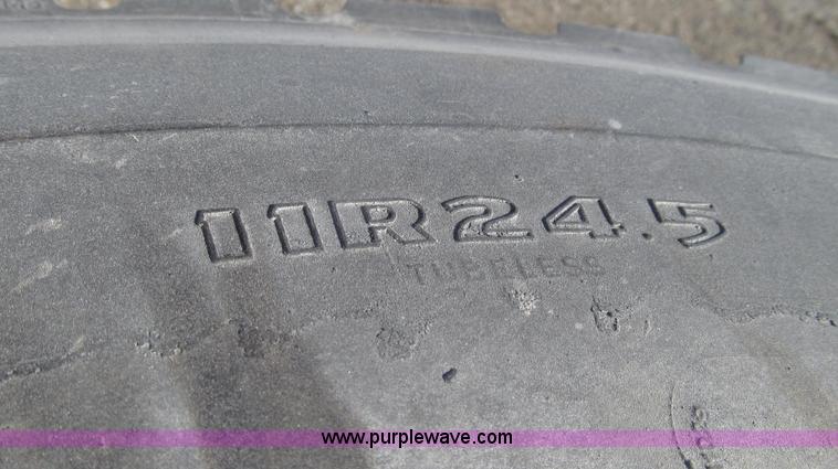 image for item Z9729 (8) recapped M&S 11R24.5 tires