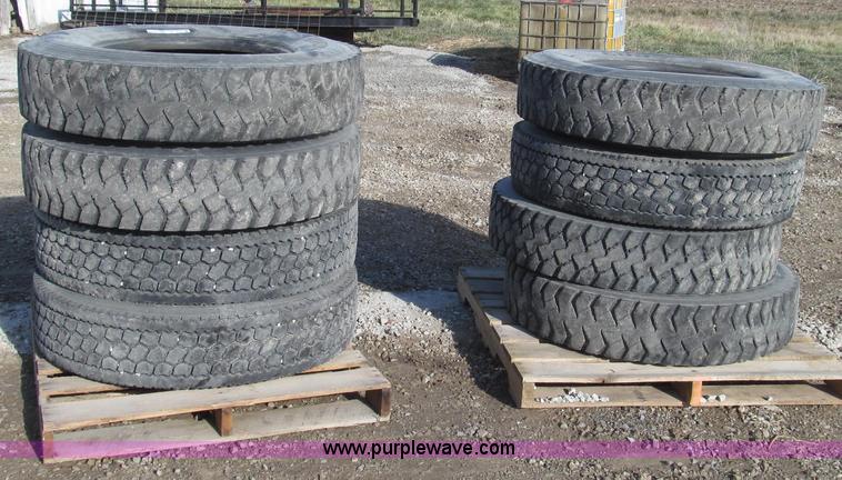 image for item Z9731 (8) recapped 11R24.5 radial tires