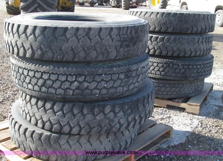 image for item Z9731 (8) recapped 11R24.5 radial tires