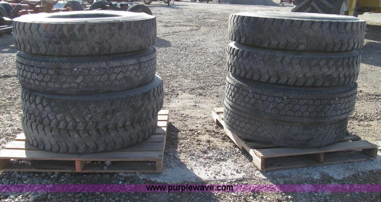 image for item Z9731 (8) recapped 11R24.5 radial tires