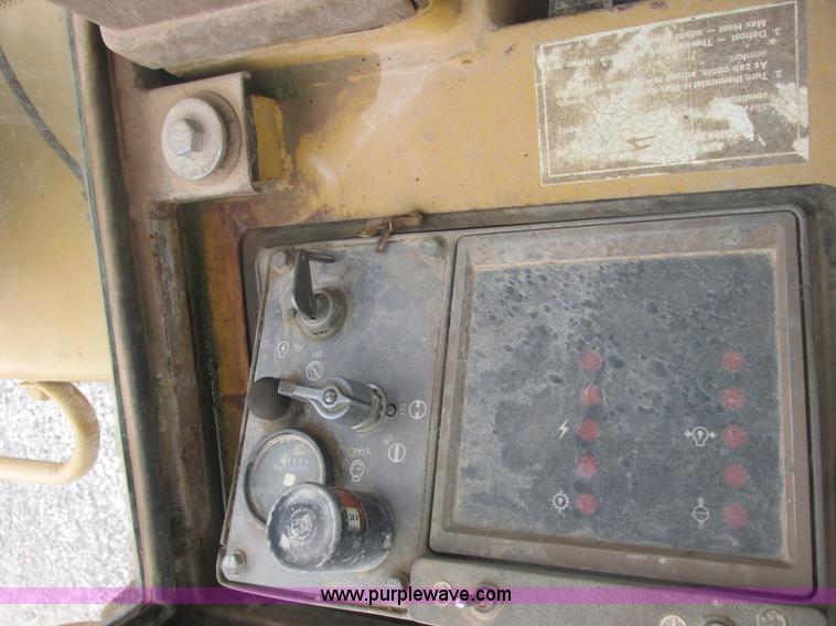 image for item AB9308 1990 Caterpillar 963 track loader