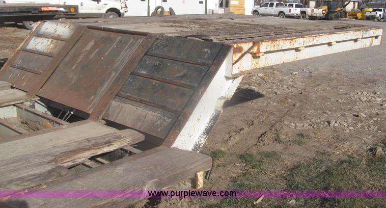 image for item AE9377 1974 Dorsey 30' dozer triple axle trailer