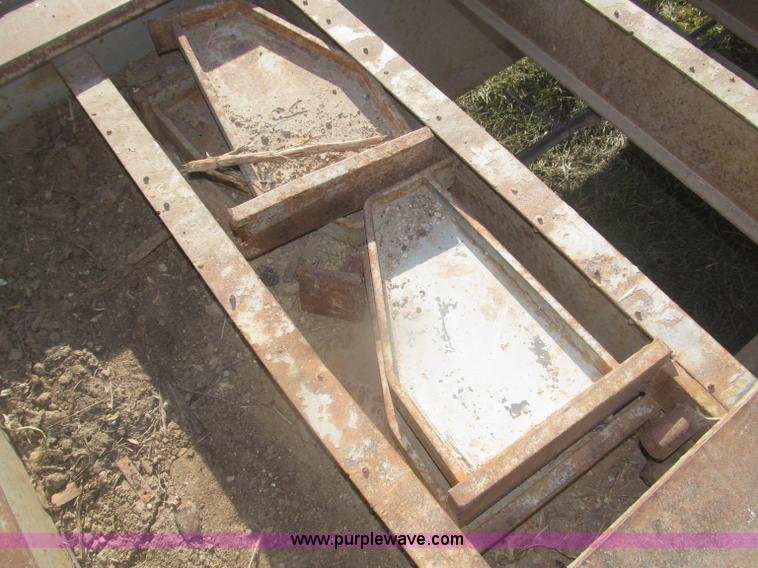 image for item AE9377 1974 Dorsey 30' dozer triple axle trailer