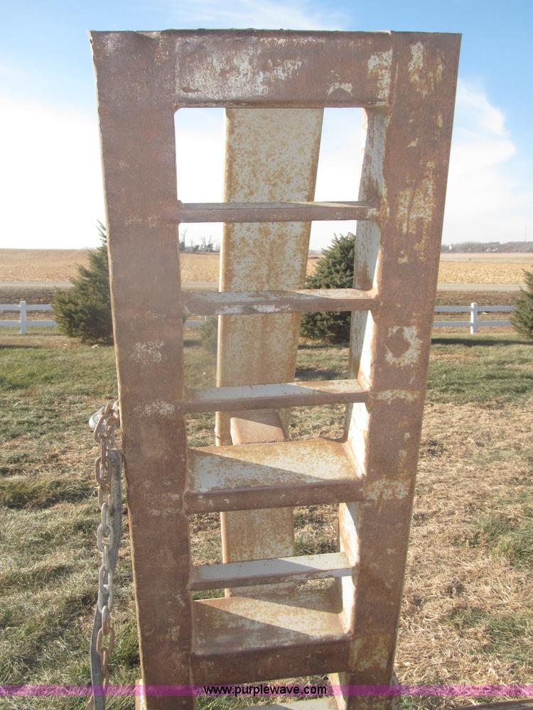 image for item AE9377 1974 Dorsey 30' dozer triple axle trailer