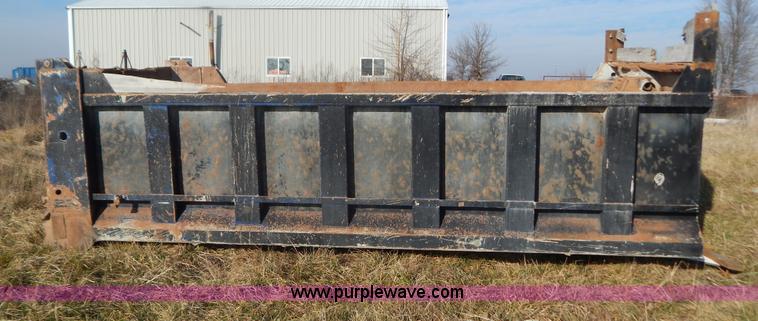 image for item AO9246 Heil 17'L dump bed