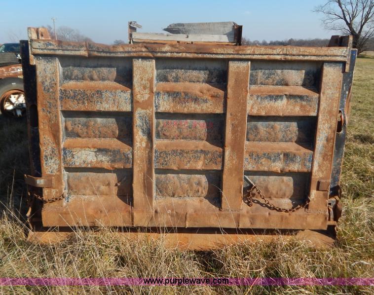 image for item AO9246 Heil 17'L dump bed
