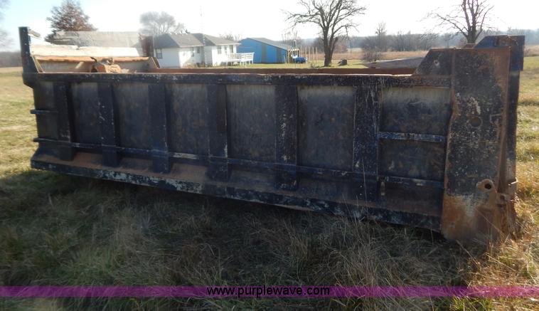 image for item AO9246 Heil 17'L dump bed