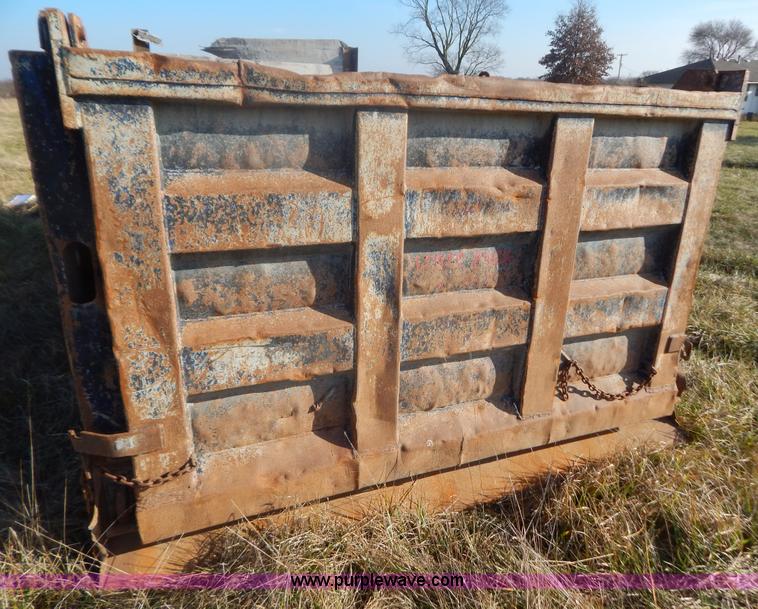 image for item AO9246 Heil 17'L dump bed