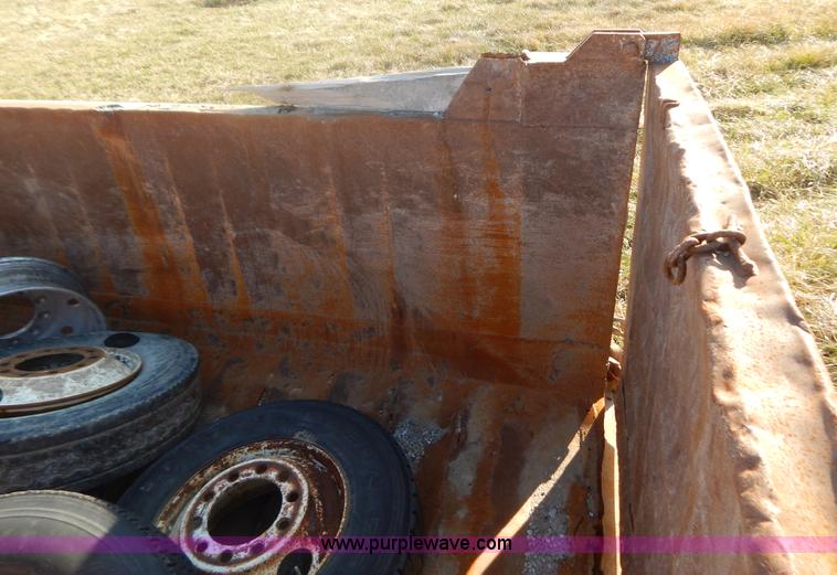 image for item AO9246 Heil 17'L dump bed