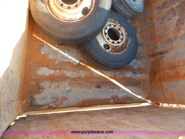 image for item AO9246 Heil 17'L dump bed