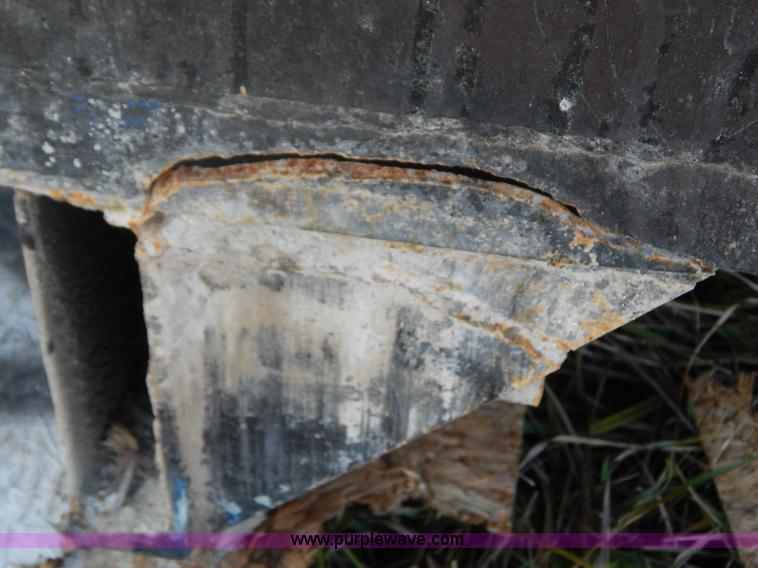 image for item AO9246 Heil 17'L dump bed