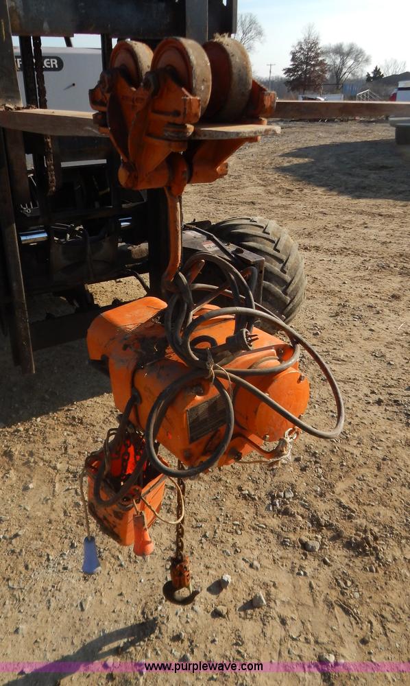 image for item AO9247 Hitachi Jet electric chain hoist