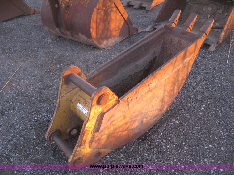 image for item AX9541 Caterpillar three tooth pin-on trench bucket