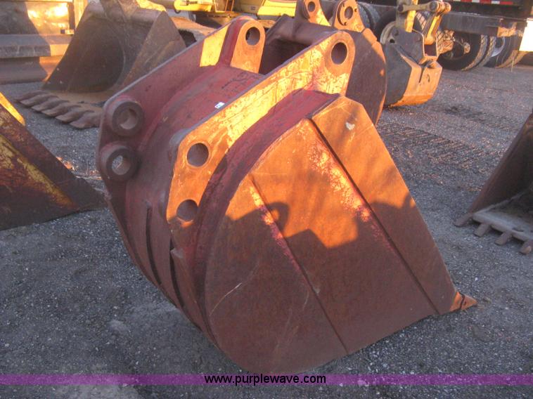 image for item AX9545 30"W four tooth pin-on bucket