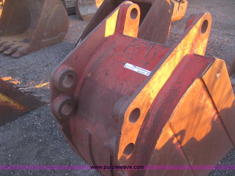 image for item AX9545 30"W four tooth pin-on bucket