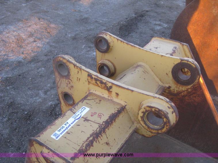 image for item AX9546 Caterpillar six tooth pin-on bucket