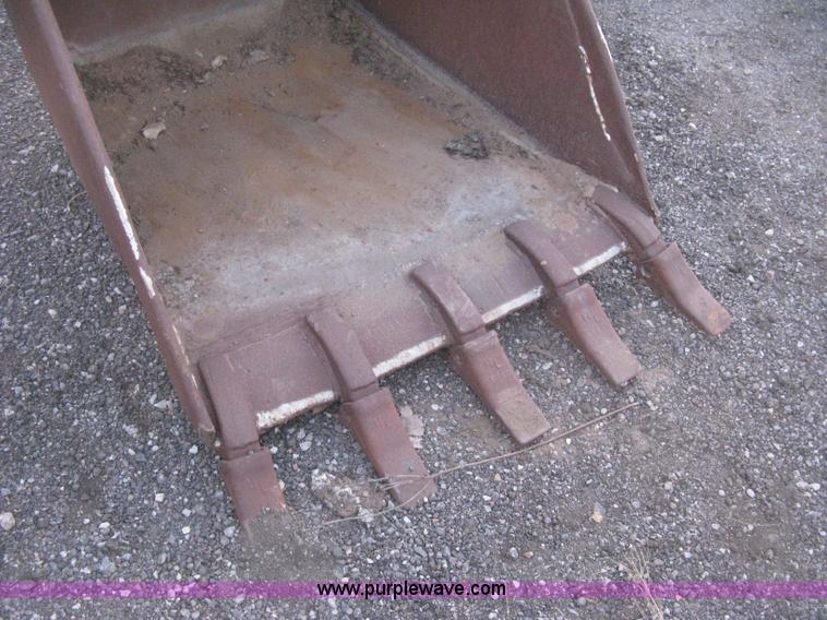 image for item AX9547 36"W five tooth pin-on bucket