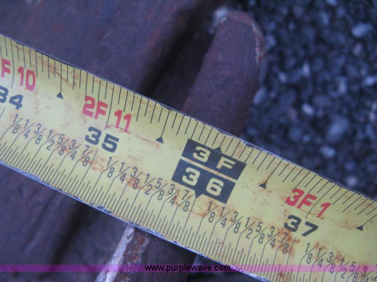 image for item AX9547 36"W five tooth pin-on bucket